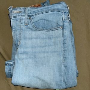 Levi’s Straight Leg Jeans